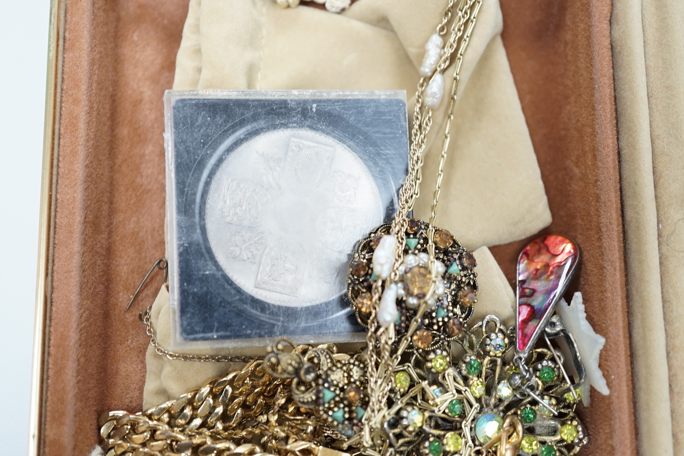 A modern 585 chain, 58cm, 6.6 grams, a 9ct gold and baroque pearl set necklace, 40cm, gross weight 4.3 grams and a quantity of assorted costume jewellery.